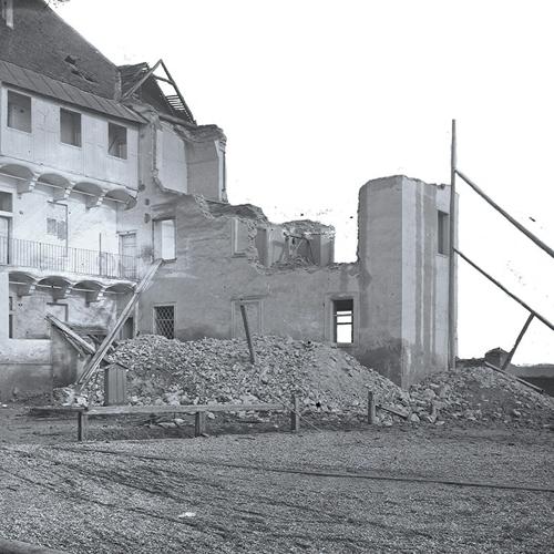 Fotgrafija zagrebačkog fotografa Ivana Standla koji je dokumentirao štete razornog potresa u Zagrebu 1880.