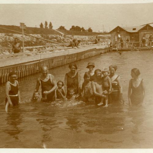 Fotografija iz dijela stalnog postava Stara zagrebačka kupališta.
