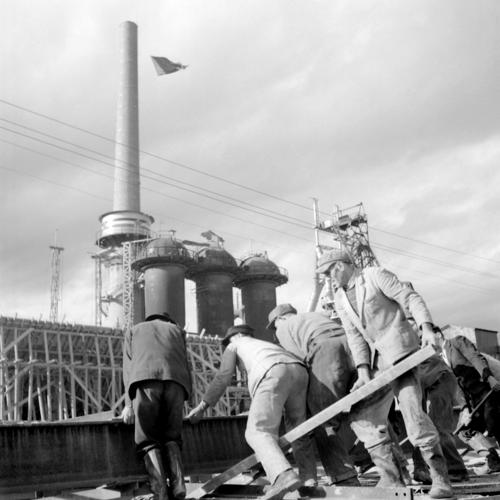 Sisak Ironworks: Preparations for putting the blast furnace plant into operation 
Milan Pavić, Sisak,November 1949